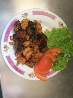 Poulet et aubergines mijotés maison
